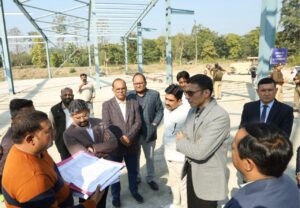 पर्यावरण संरक्षण की पहल, लाल पानी में निर्माणधीन एकीकृत ठोस अपशिष्ट प्लांट का डीएम ने किया स्थलीय निरीक्षण