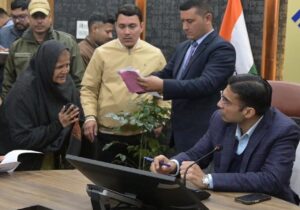 जनता दर्शन में बुजुर्ग महिला की गुहार पर डीएम का त्वरित एक्शन 27 माह का पेयजल बिल सेटल; जिला प्रशासन किया भुगतान