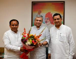 केन्द्रीय रेल मंत्री अश्विनी वैष्णव से मिले गढ़वाल सांसद अनिल बलूनी व कैबिनेट मंत्री डाॅ. धन सिंह रावत