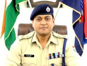 मोबाईल टावर में हुई चोरी की घटना का दून पुलिस ने किया अनावरण
