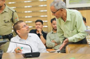 समाधान दिवस में उमड़ा फरियादियों का सैलाब, दर्ज हुईं 176 शिकायतें,