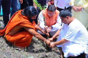 हरेला पर्व पर मालाग्राम पहुंचे मुख्यमंत्री, सघन पौधरोपण कर दिया हरित संरक्षण का संदेश