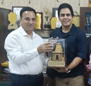 फिल्म अभिनेता अमन वर्मा ने की फिल्म विकास परिषद के नोडल अधिकारी  के.एस. चौहान से की मुलाकात