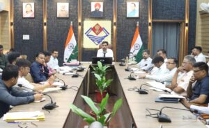 जिलाधिकारी डॉ. आशीष चौहान ने विभागीय कार्यों की समीक्षा कर दिए समयबद्ध एवं प्रभावी क्रियान्वयन के निर्देश