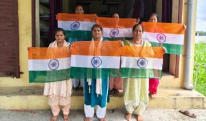 हर घर लहराएगा दून का हैंडमेड तिरंग समूह की महिलाओं द्वारा बनाया गया तिरंगा हर घर लहराएगा
