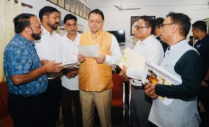 धरने के 86वें दिन और दो बार मुख्यमंत्री आवास कूच के बाद आखिरकार बेरोजगार मेडिकल लैब तकनीशियनों की मुख्यमंत्री पुष्कर सिंह धामी से हुई मुलाकात