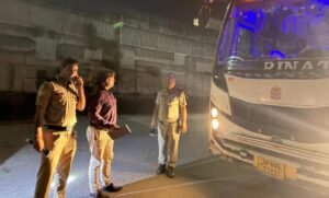 परिवहन विभाग का बड़ा एक्शन देहरादून और हरिद्वार जनपद में चलाये गये अर्न्तजनपदीय चैकिंअ अभियान में 180 वाहनों के चालान और 12 वाहन सीज