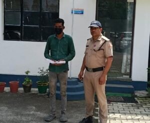 अपराधियों पर कसता दून पुलिस का शिंकजा अभियुक्त के कब्जे से अवैध खुखरी हुई बरामद