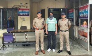 भूमि धोखाधडी में 02 वर्ष से फरार चल रहे 15000/- रु0 के ईनामी अभियुक्त को दून पुलिस ने किया गया गिरफ्तार
