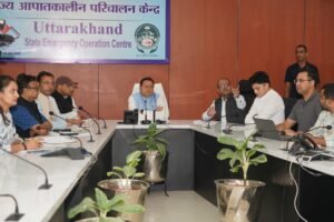 दिल्ली से लौटते ही सीधे राज्य आपातकालीन परिचालन केंद्र पहुंचे सीएम धामी