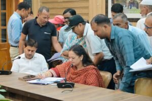 जनता की फरियाद पर प्रशासन सख्त, समाधान दिवस में 126 शिकायतें दर्ज